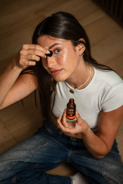 Sérum vitamine C et alpha-arbutine Kinz en situation, soin éclat du teint pour peaux ternes