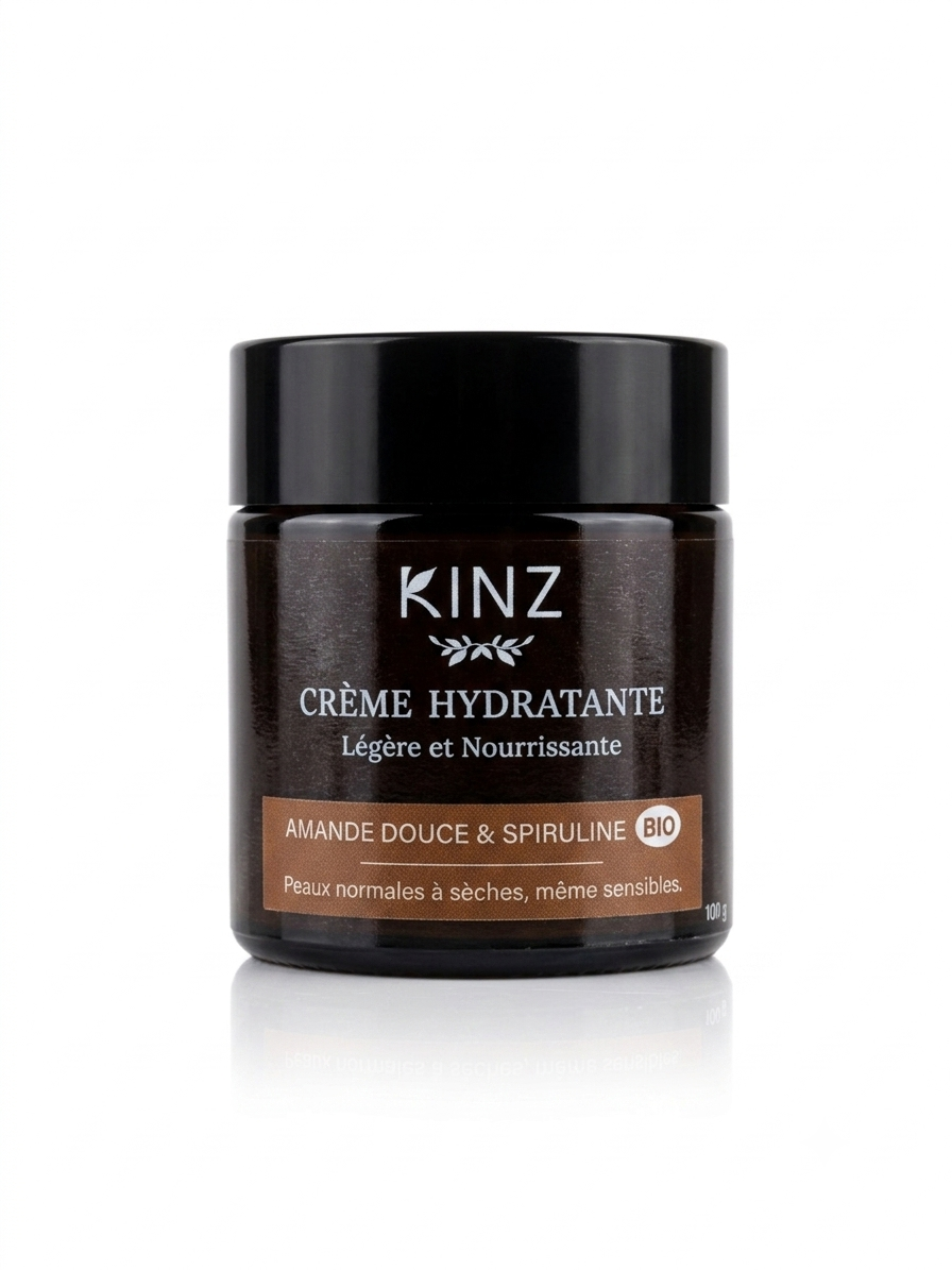 Texture fondante de la crème hydratante visage bio Kinz à l'amande douce et à la spiruline